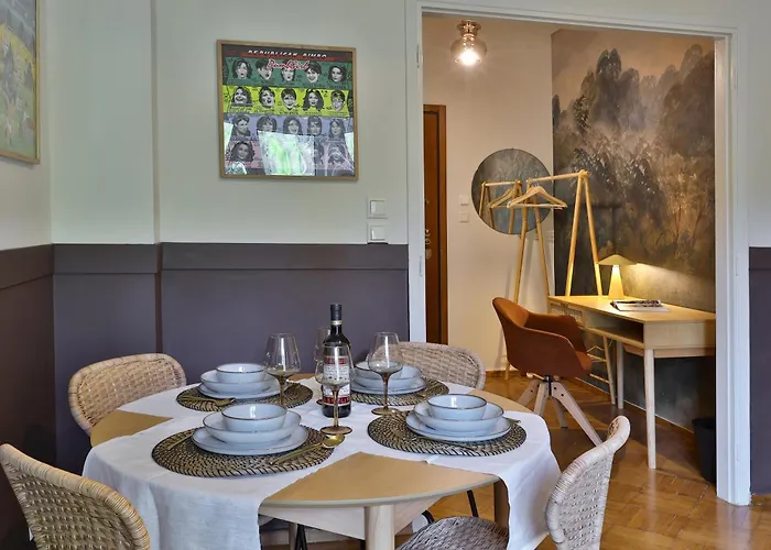 Cosy Apartment In Glyfada