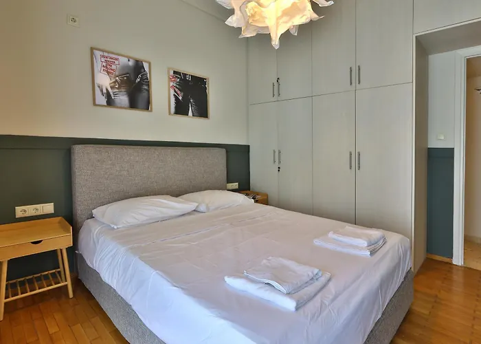 Cosy Apartment In Glyfada