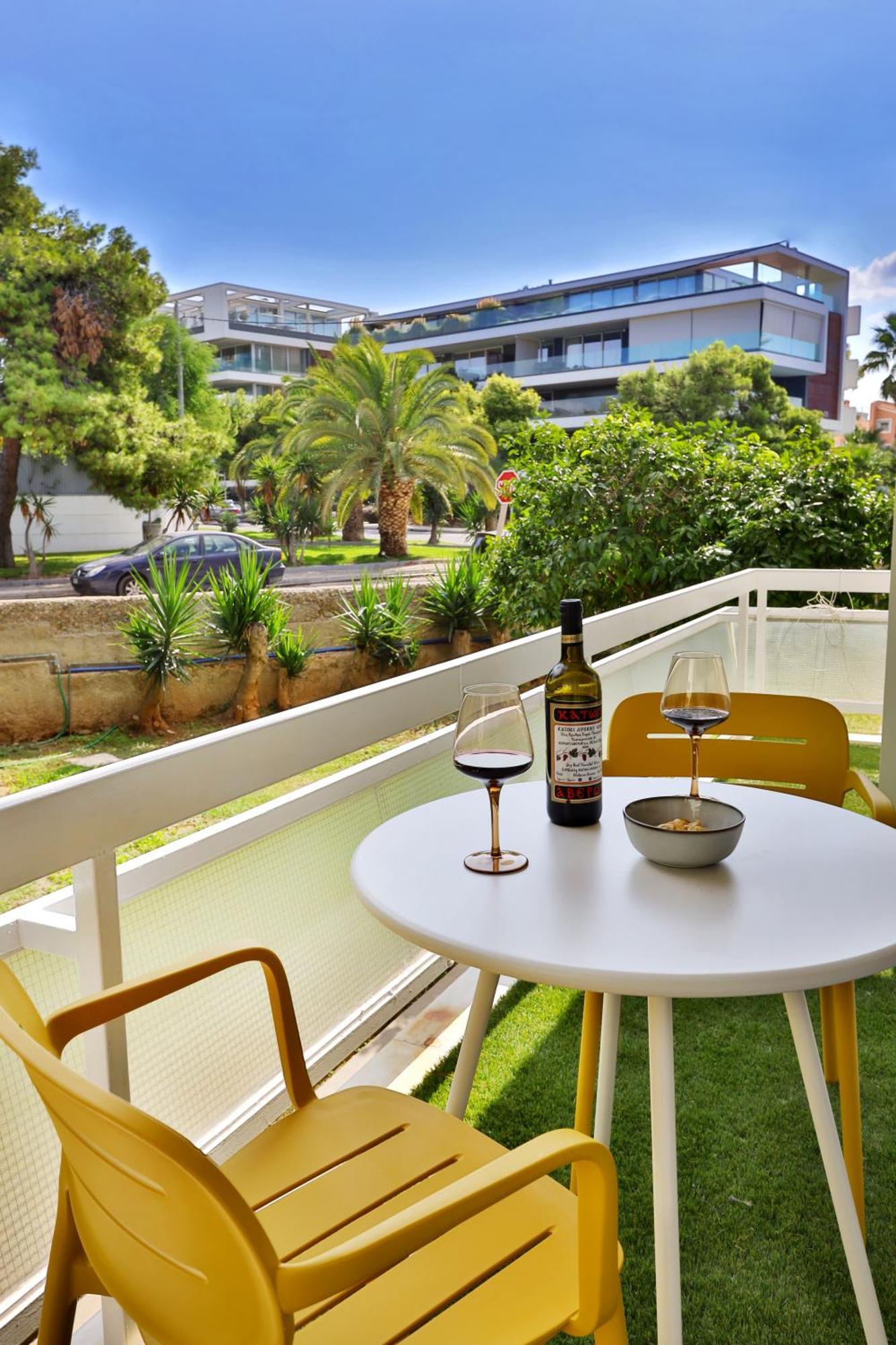 Cosy In Glyfada Apartment Athens